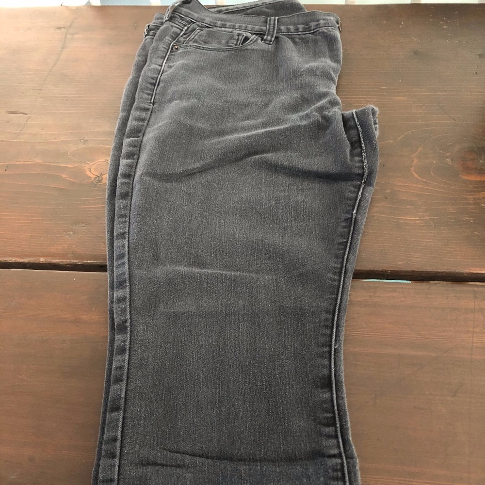 Old Navy Faded Black Super Stretch Skinny jeans